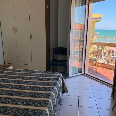 Hotel Acapulco Viserbella di Rimini ภายนอก รูปภาพ