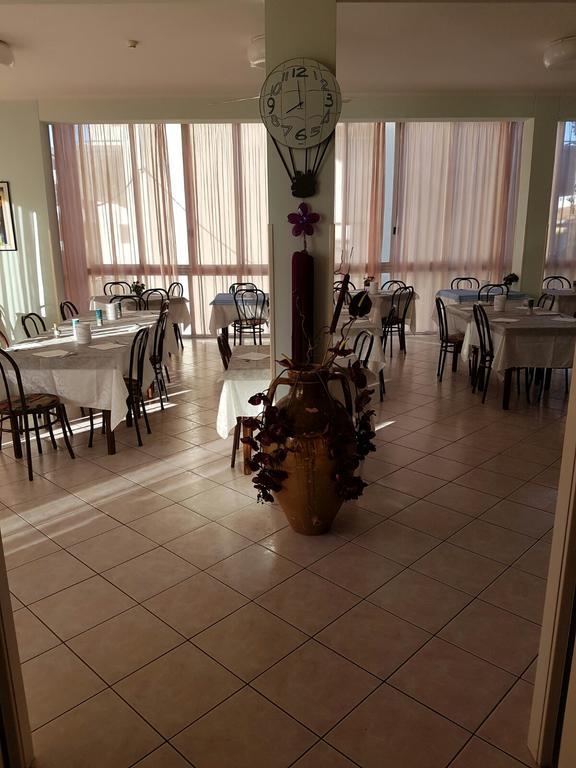 Hotel Acapulco Viserbella di Rimini ภายนอก รูปภาพ