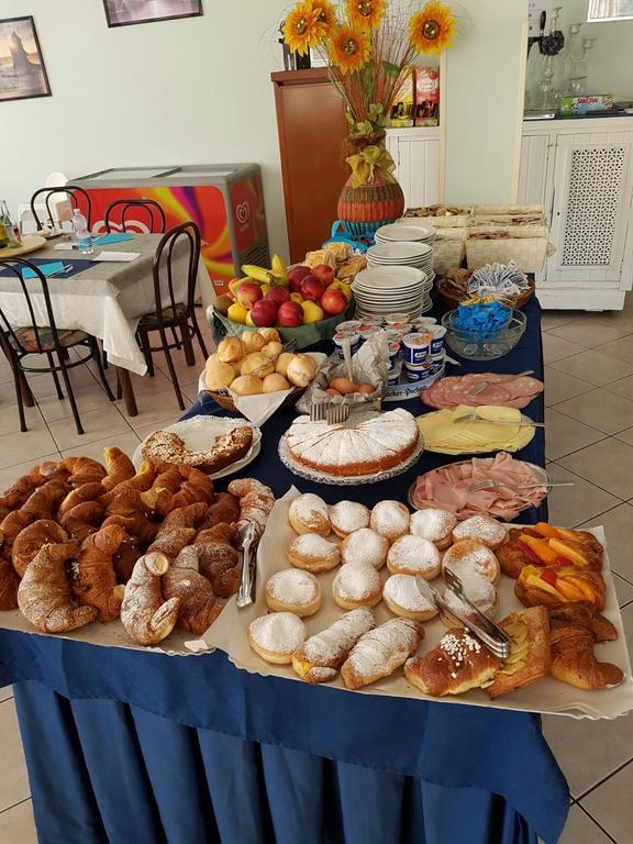 Hotel Acapulco Viserbella di Rimini ภายนอก รูปภาพ