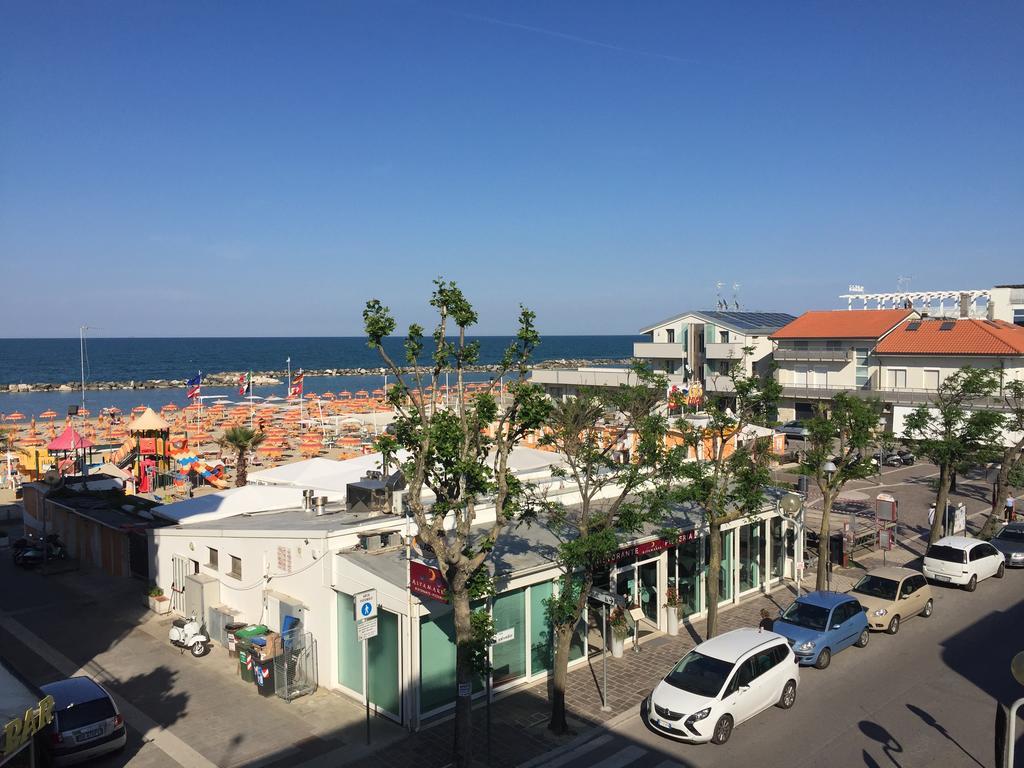 Hotel Acapulco Viserbella di Rimini ภายนอก รูปภาพ