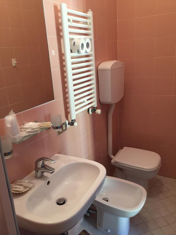 Hotel Acapulco Viserbella di Rimini ภายนอก รูปภาพ