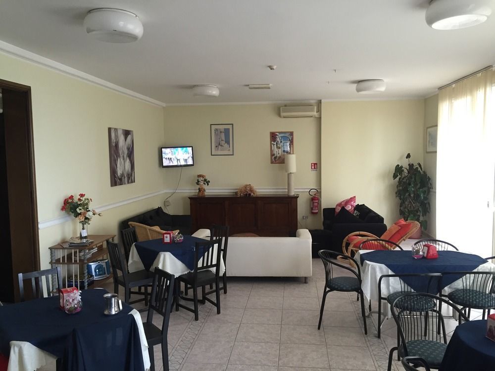Hotel Acapulco Viserbella di Rimini ภายนอก รูปภาพ