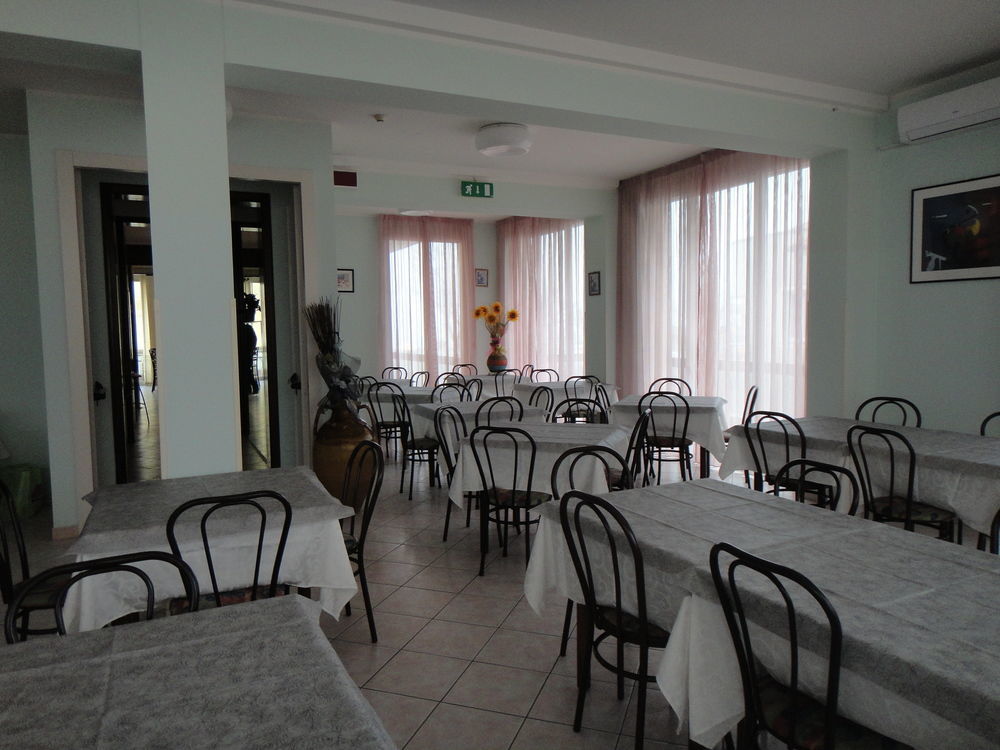 Hotel Acapulco Viserbella di Rimini ภายนอก รูปภาพ