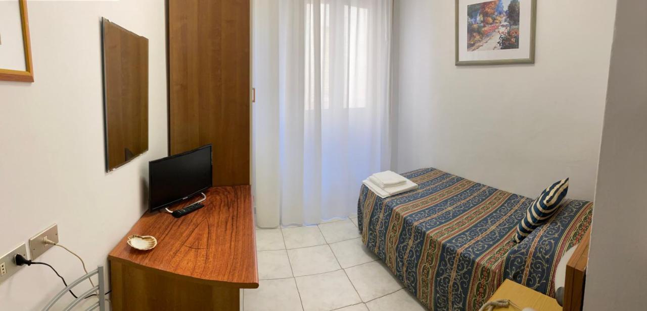 Hotel Acapulco Viserbella di Rimini ภายนอก รูปภาพ